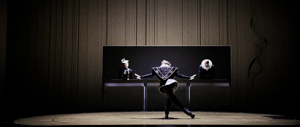 Les Enfants terribles - Phia Ménard & Emmanuel Olivier - Philip Glass d'après Jean Cocteau © Christophe Raynaud de Lage