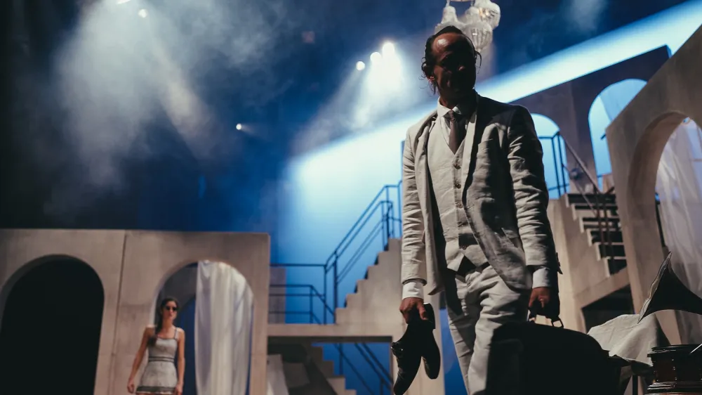 L’art de la joie — Ambre Kahan © Matthieu Sandjivy - Les Célestins, Théâtre de Lyon
