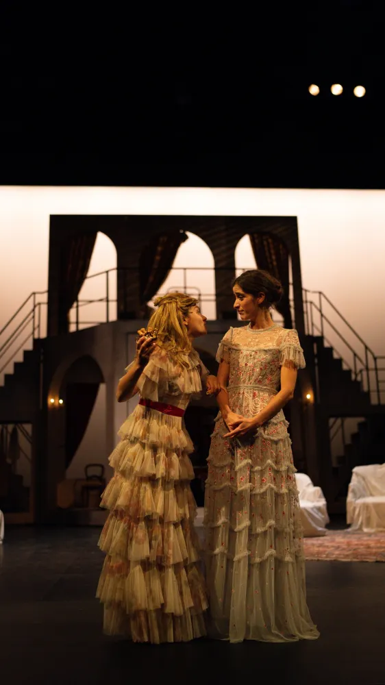 L’art de la joie — Ambre Kahan © Matthieu Sandjivy - Les Célestins, Théâtre de Lyon