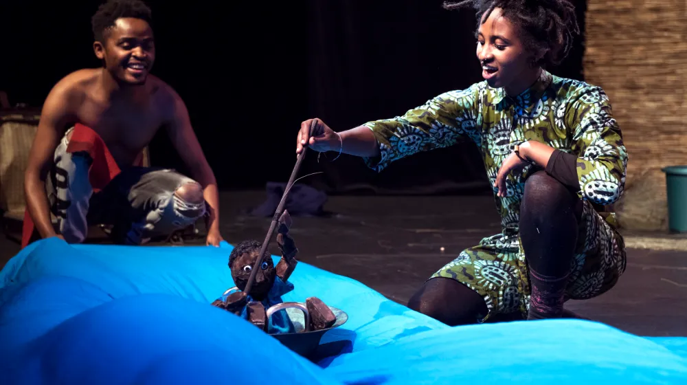 Les enfants d’Amazi — Carole Karemera, Denis Mpunga & Bernard Chemin © Hubert Amiel